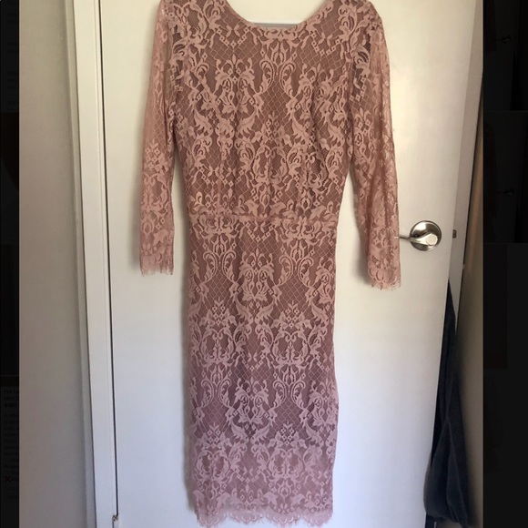 For love and lemons pink Lace dress with open back - Picture 4 of 5